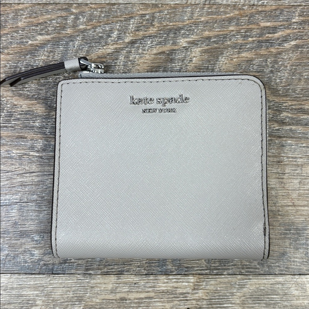 Kate Spade New York Gray Saffiano Leather Zip Wallet